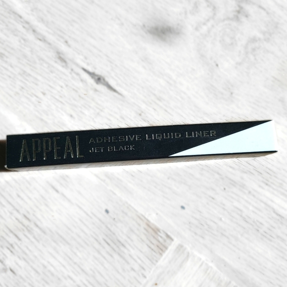 Appeal Cosmetics Adhesive Liquid Liner Jet Black - New / Sealed - Picture 1 of 2